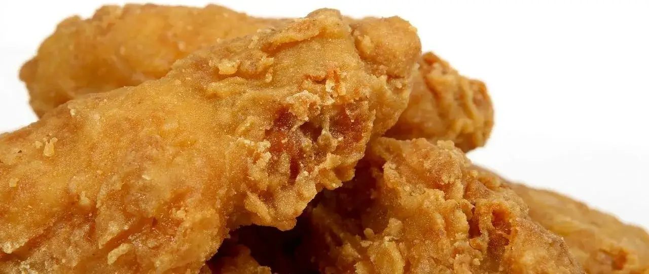 Kaloryczność smażonej piersi z kurczaka - ile kcal w porcji?