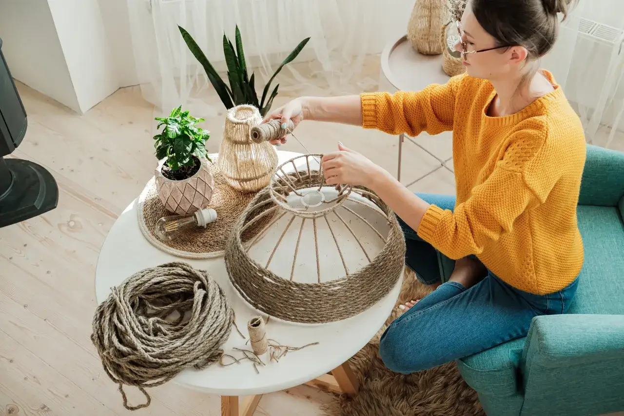 Jak samemu zrobić żyrandol – proste kroki do unikalnego wnętrza