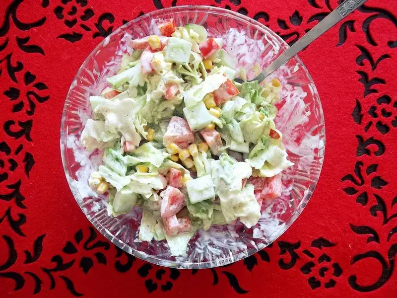 Jakie sałatki do grilla: idealne przepisy na letnie przyjęcia