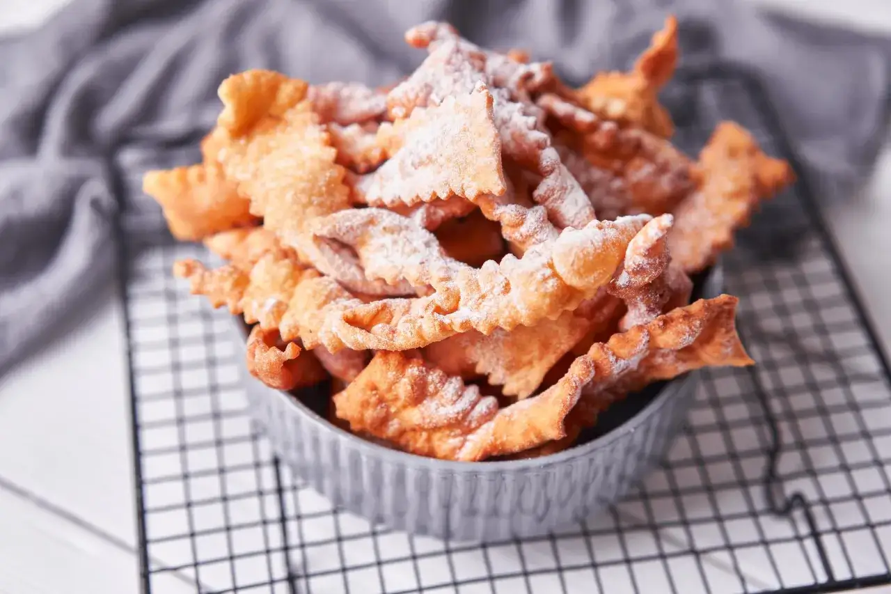 Jaka mąka na chrust? Odkryj idealną mąkę do faworków i wypieków