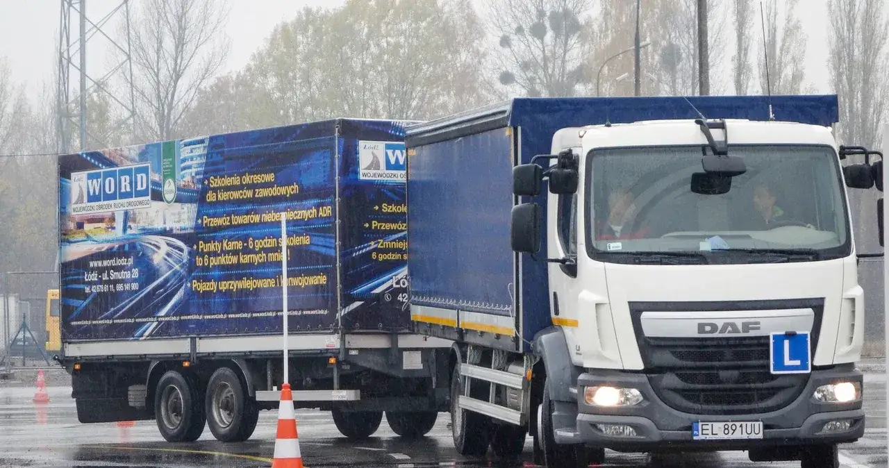 Prawo jazdy kat C ile godzin? Poznaj czas potrzebny na kurs