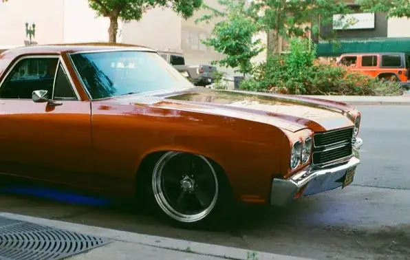 Dla fanów czterech kółek – najlepsze prezenty motoryzacyjne roku