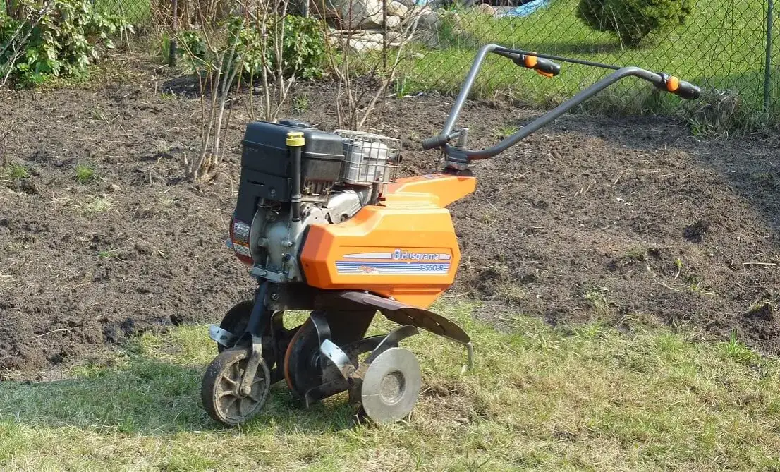 Jakie paliwo do glebogryzarki? Uniknij kosztownych błędów!