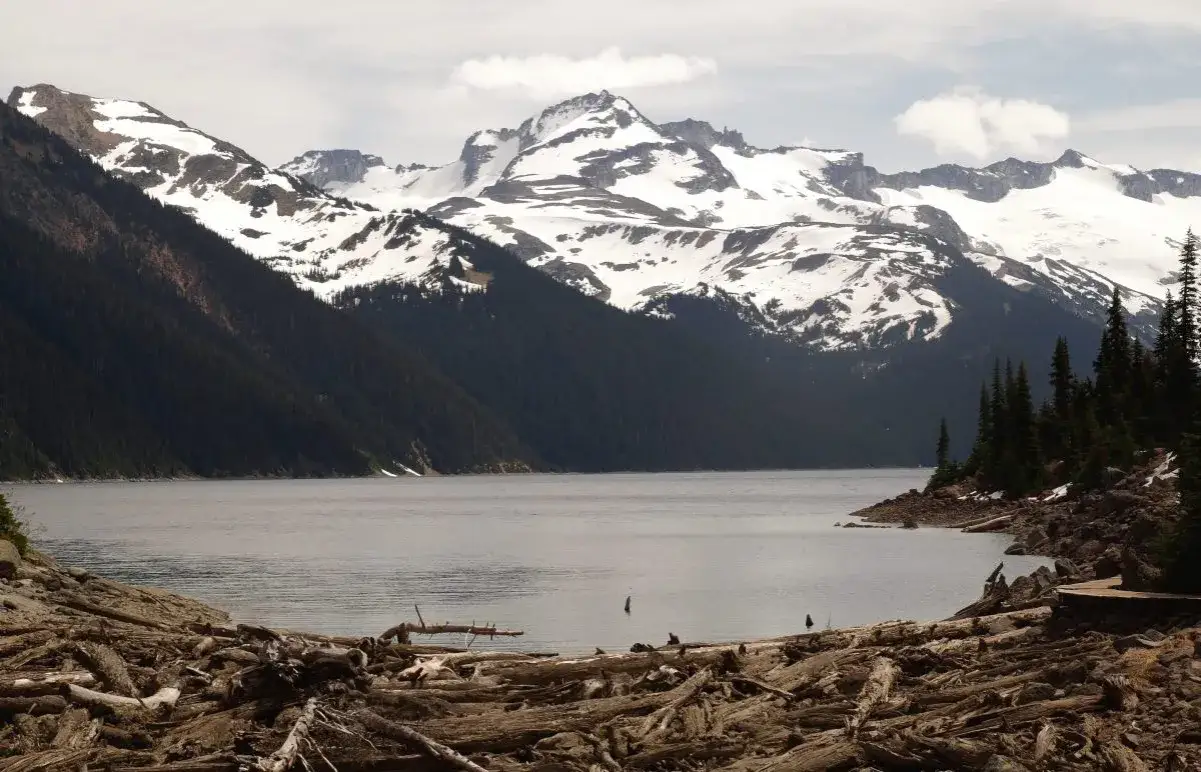 Górskie szlaki kanadyjskie: od Gór Skalistych po zapomniane trasy Jukonu