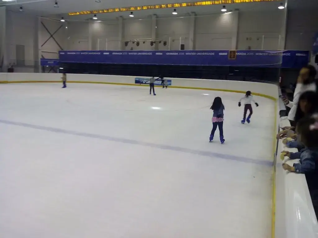 Patinaje sobre hielo Granada: todo lo que necesitas saber para disfrutar