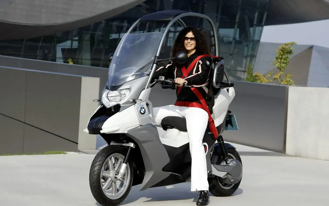 Motocykle z pasami bezpieczeństwa: kontrowersje i innowacje w ochronie jazdy