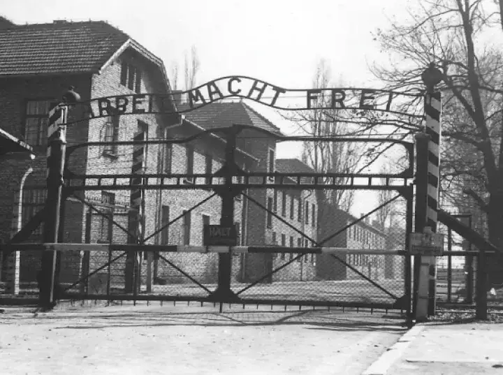 Kto założył obóz Auschwitz? Szokujące fakty o jego powstaniu