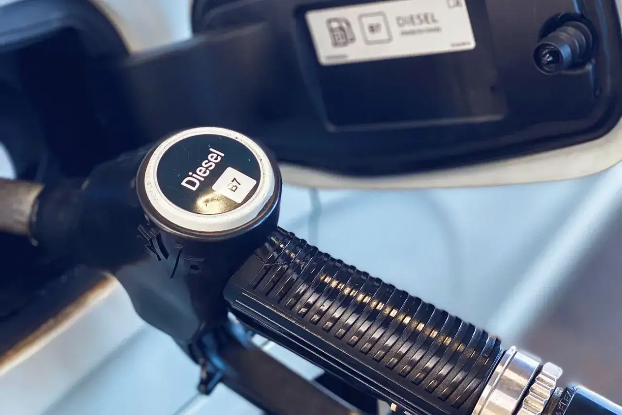 Dlaczego diesel jest droższy od benzyny? Oto zaskakujące przyczyny