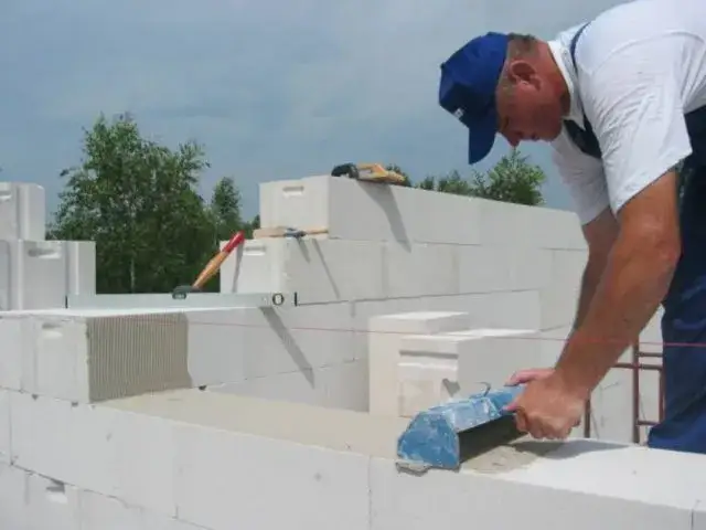 Murowanie ścian jaka zaprawa – wybierz najlepszą zaprawę i uniknij błędów