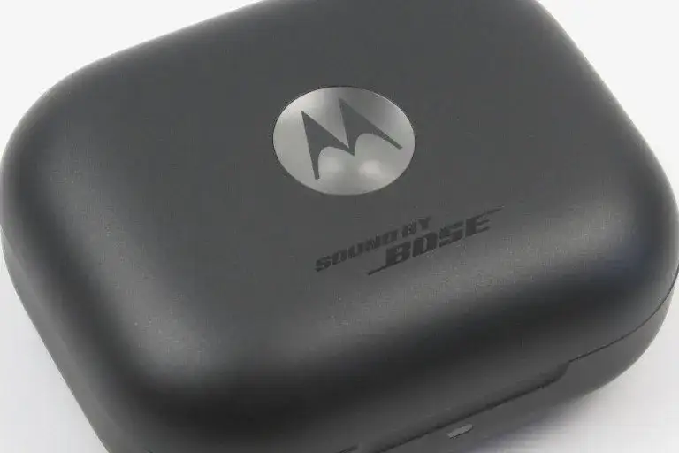 Jak podłączyć słuchawki bezprzewodowe Motorola - proste kroki i porady