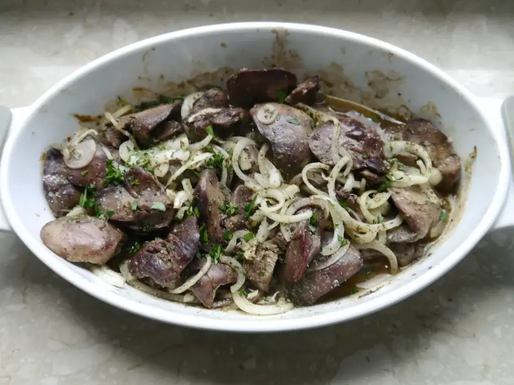 Czy wątróbka drobiowa jest naprawdę dietetyczna? Wartości odżywcze i fakty