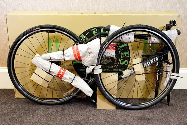Jak zapakować rower do wysyłki, aby uniknąć uszkodzeń podczas transportu