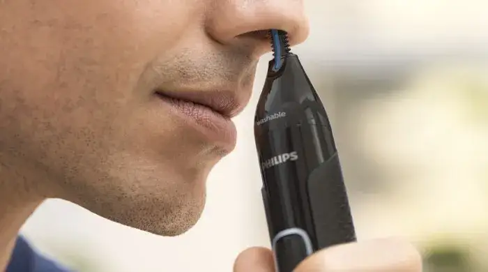 Jak golić włosy w nosie bezpiecznie i skutecznie, unikaj błędów