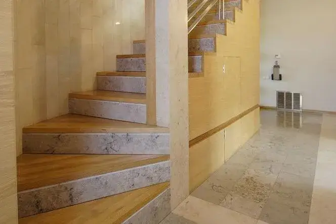 Jak wykończyć schody zabiegowe - najlepsze materiały i porady