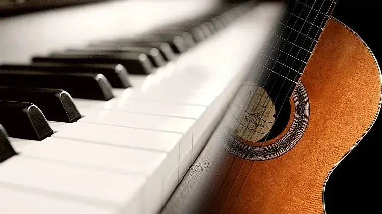 Klavier oder Gitarre: Welches Instrument passt besser zu dir?