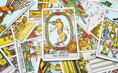 Karty tarota miłość: Jakie karty tarota mówią o miłości i uczuciach?