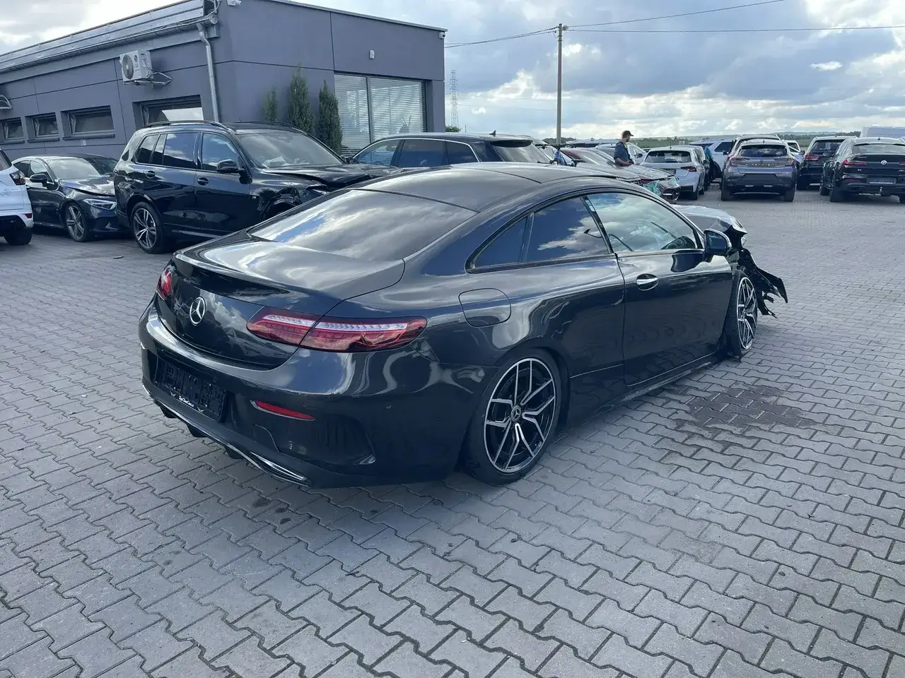 Mercedes E Klasa Coupe - najważniejsze cechy, ceny i porównania