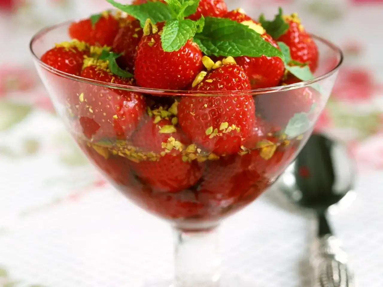 Erdbeersalat: Einfache Rezepte & Tipps für den perfekten Frühlingsgenuss
