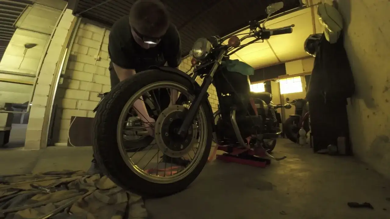 Ile oleju do silnika Honda Rebel 125? Sprawdź zużycie i porady