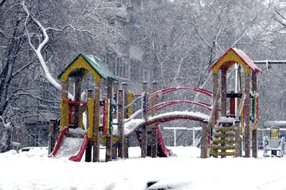 Place zabaw zamknięte zimą? Poznaj powody i sprawdź status!