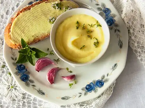 Domowe masło roślinne: prosty przepis, smaki i unikaj błędów