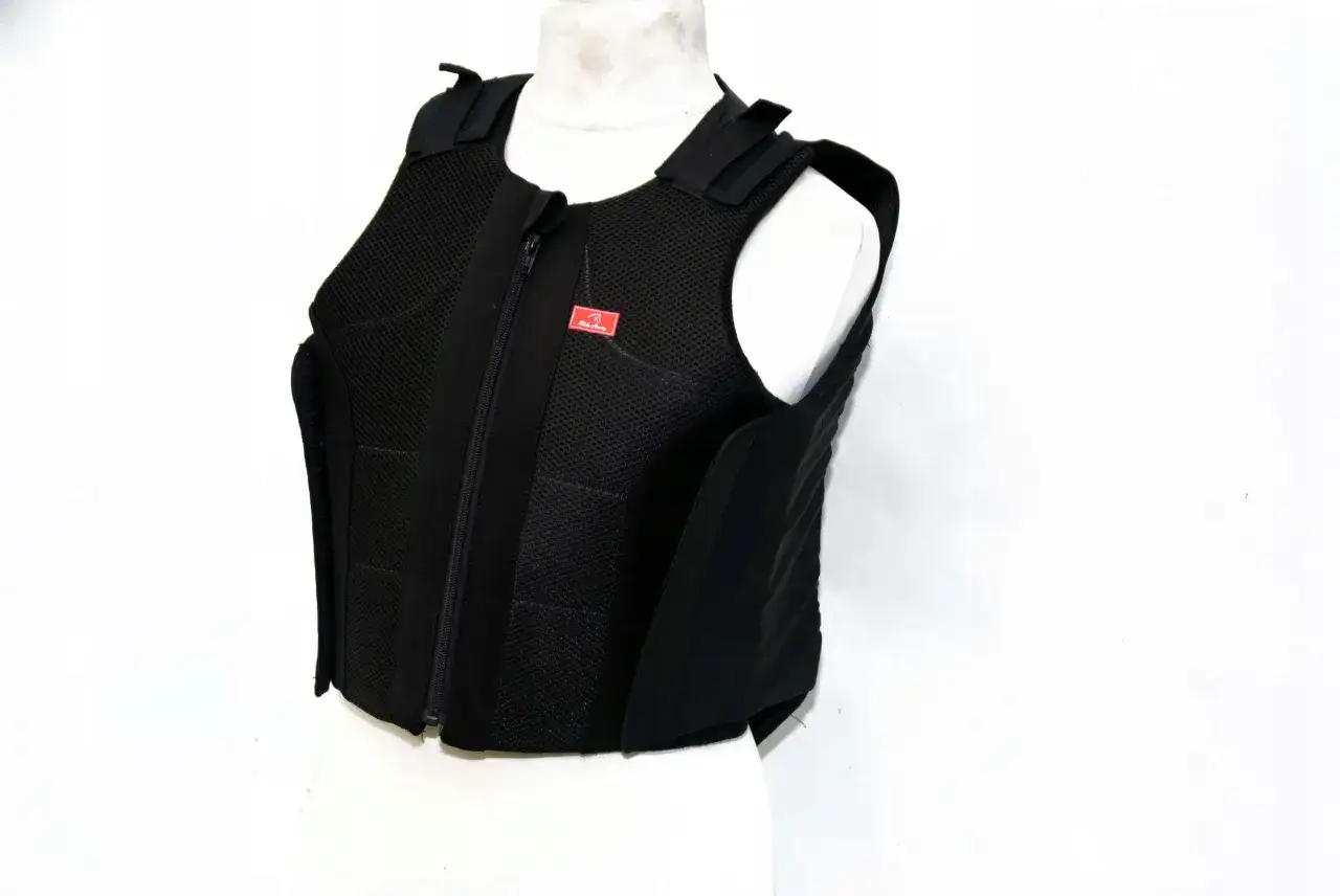 Żółwik jeździecki: Pełna ochrona czy swoboda? Wybierz mądrze!