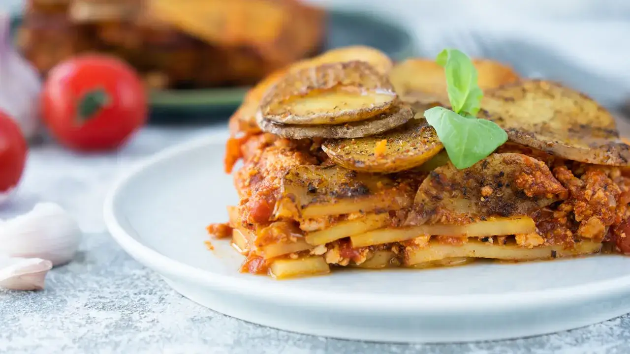 Smaczna zapiekanka z tofu - prosty przepis na wegańskie danie