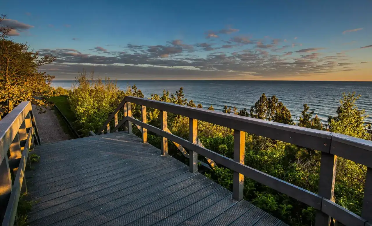 Jastrzębia Góra czy warto jechać? Odkryj ukryte skarby tego miejsca
