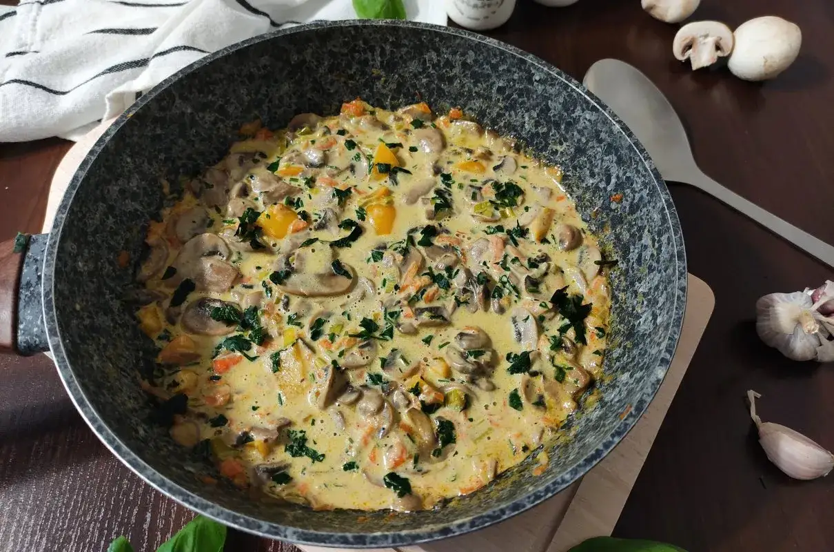 Sos pieczarkowy z czym podawać – najlepsze dania i inspiracje