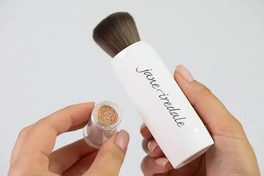 Jak reaplikować SPF na makijaż bez zniszczenia efektu końcowego