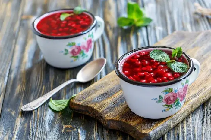 Kisiel na zaparcia: Jaki skład leczy, a jaki szkodzi?