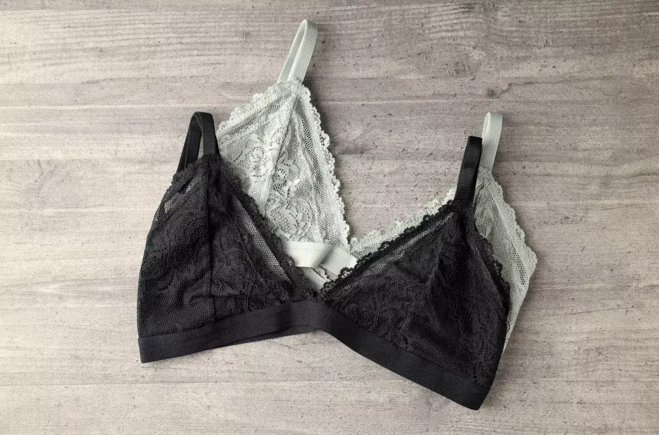 Czy nie noszenie stanika jest zdrowe? Korzyści i zagrożenia dla zdrowia piersi