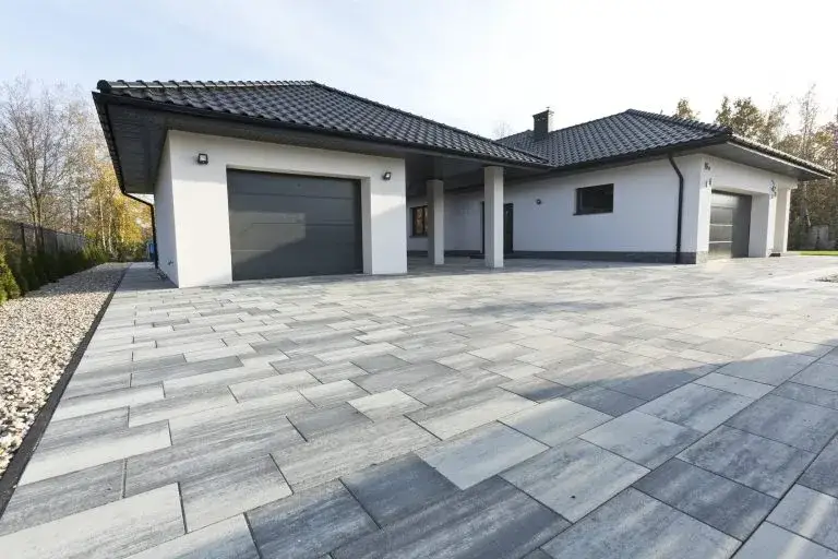 Beton na podjazd: Jaki wybrać, by służył latami? Poradnik eksperta