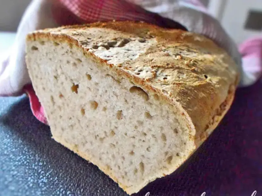 Chleb pszenno-żytni jak z piekarni – idealny przepis na domowy wypiek