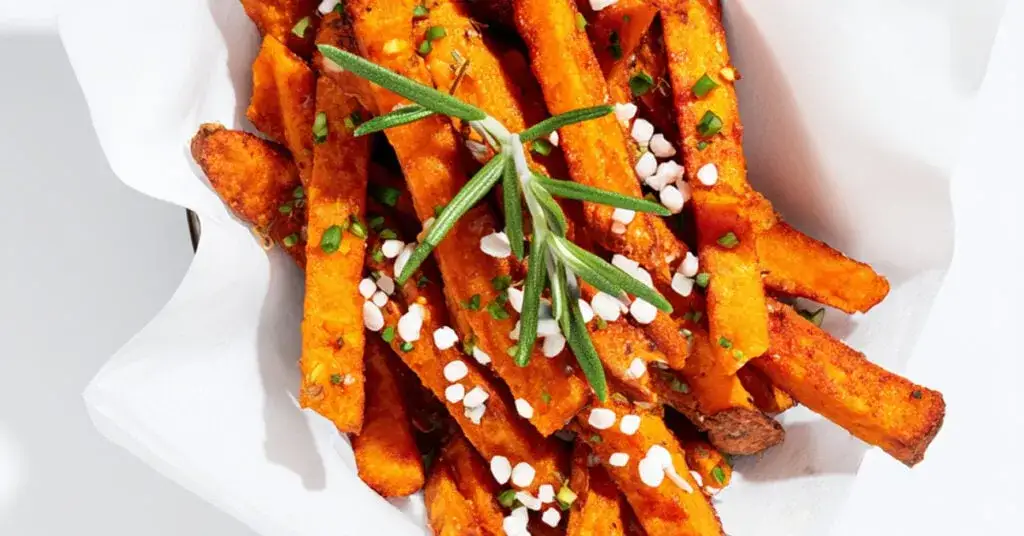 Zdrowe frytki z batatów? Sekrety pieczenia i IG, o którym nie wiesz.