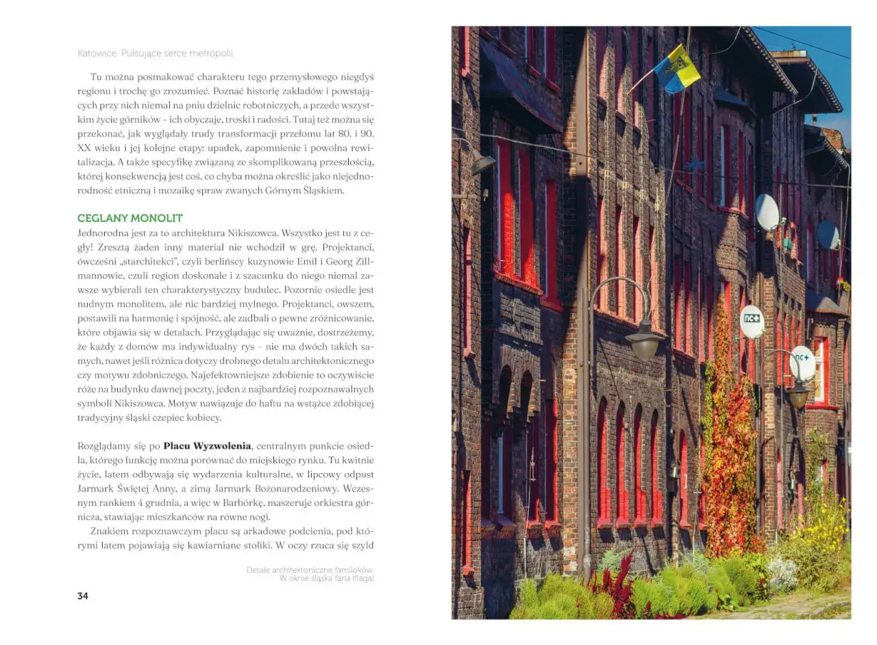 Ceglana zabudowa Nikiszowca, przykład architektury z książek o Śląsku. Czerwone okna i detale architektoniczne.