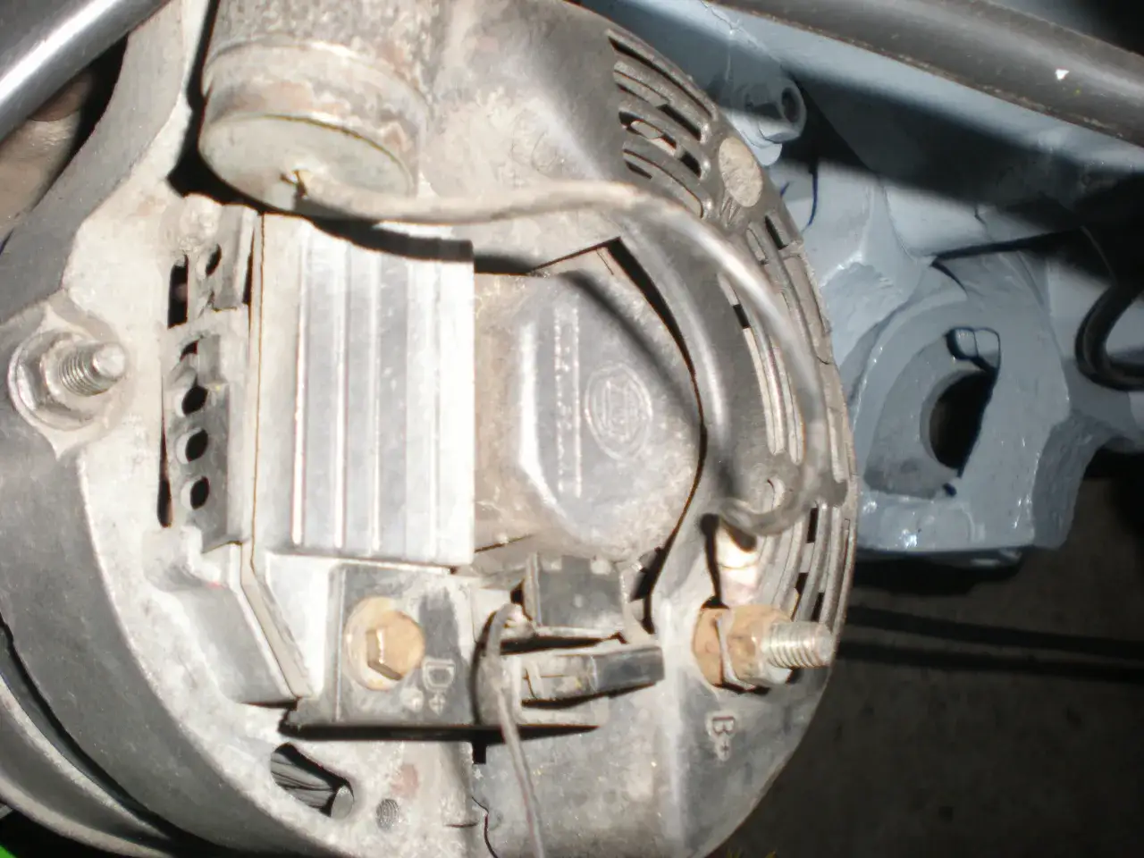 Alternator do Ursusa C-330: Wybierz, zamontuj, zapomnij o problemach!