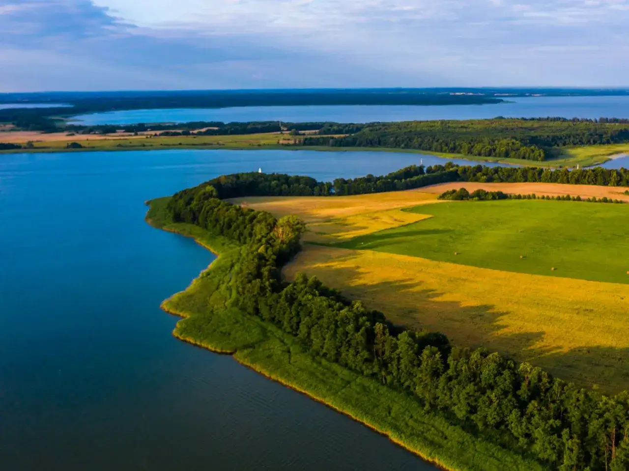 Jeziora warmińsko mazurskie: odkryj ukryte skarby natury i relaksu