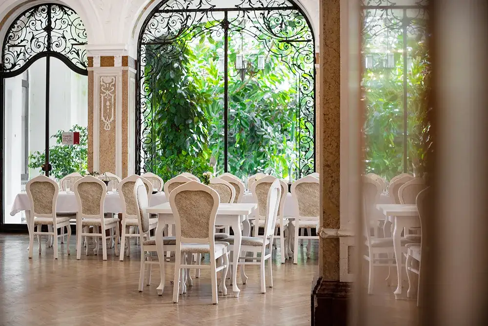 Gdzie zjeść w Mosznej? Odkryj najlepsze miejsca na smaczny posiłek