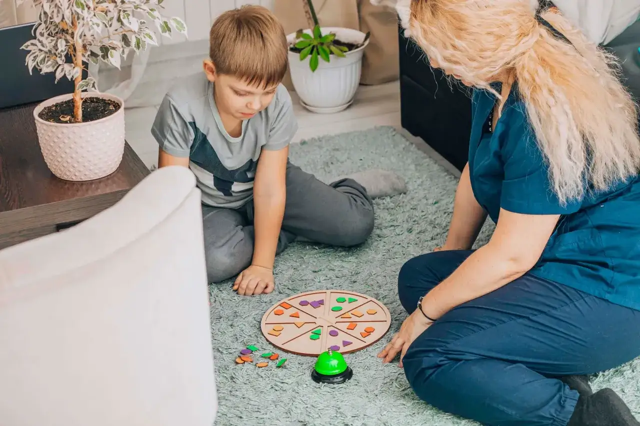 Kompetencje społeczne: Jak wybrać najlepsze zajęcia dla dziecka?