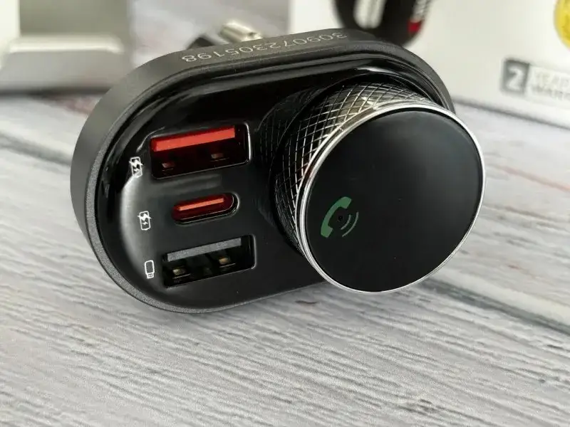 Najlepszy transmiter fm do samochodu – porównanie funkcji i cen