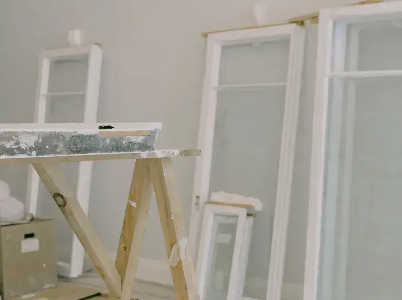 Sprzedaż i montaż okien, drzwi, bram, ogrodzeń – jak zaplanować inwestycję, żeby uniknąć kosztownych błędów