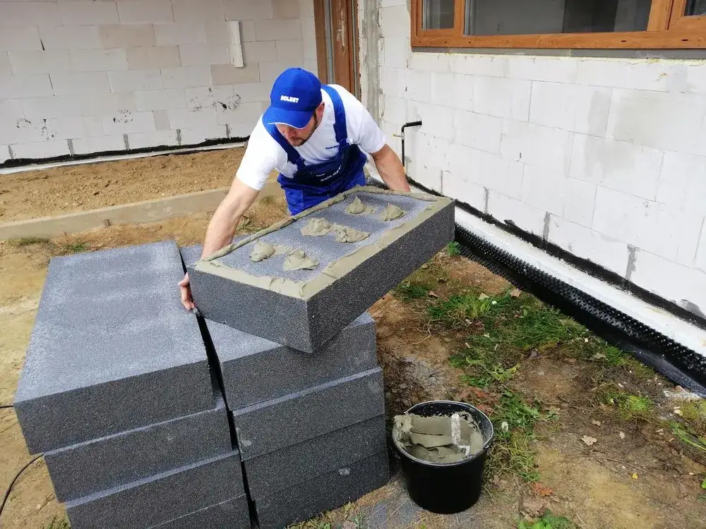 Klejenie styropianu do styropianu: Jaki klej i jak to zrobić?