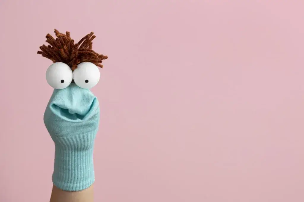 Uszyj pluszowego misia: Prosty poradnik DIY (nawet ze skarpetki!)