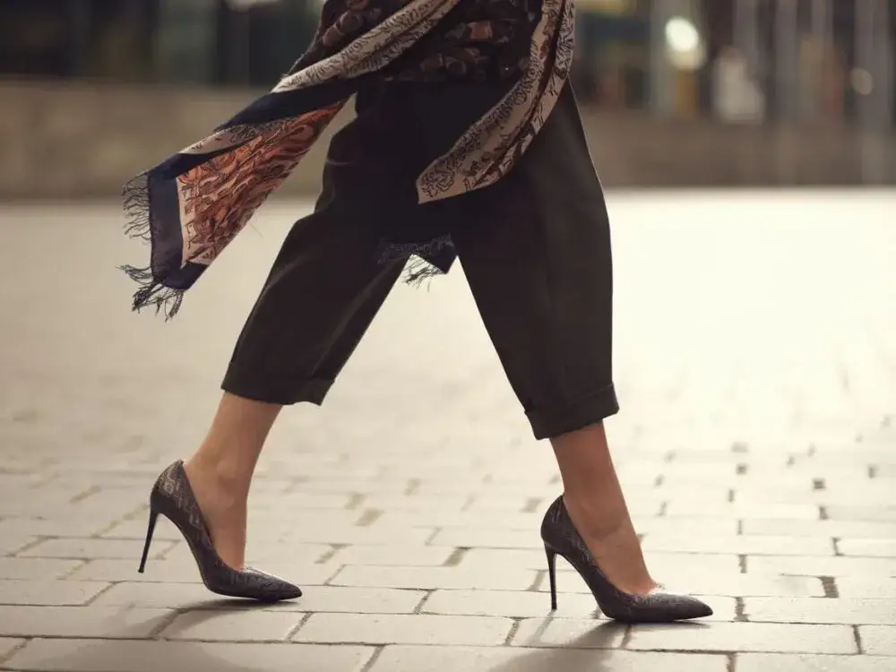 Jak rozbić buty na obcasie - skuteczne metody na wygodę i komfort