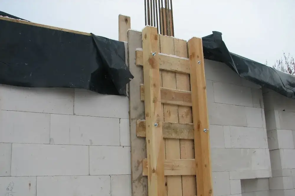 Jak skutecznie zabezpieczyć strop na zimę - 5 sprawdzonych metod