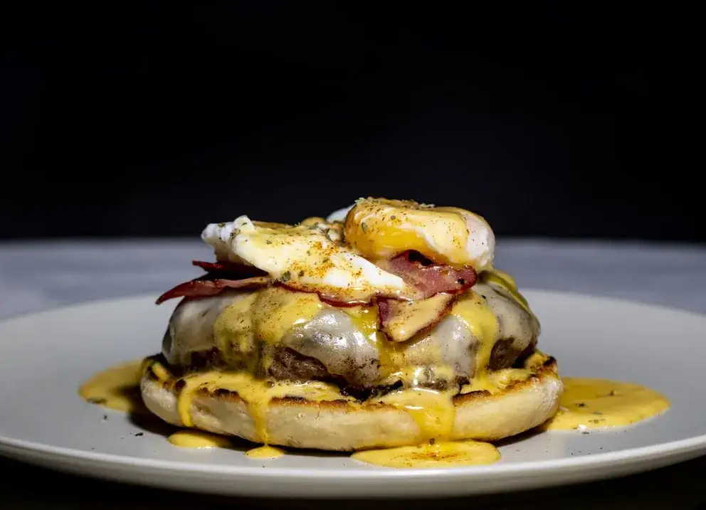 Jaki sos do hamburgera? Odkryj przepisy na pyszne sosy!