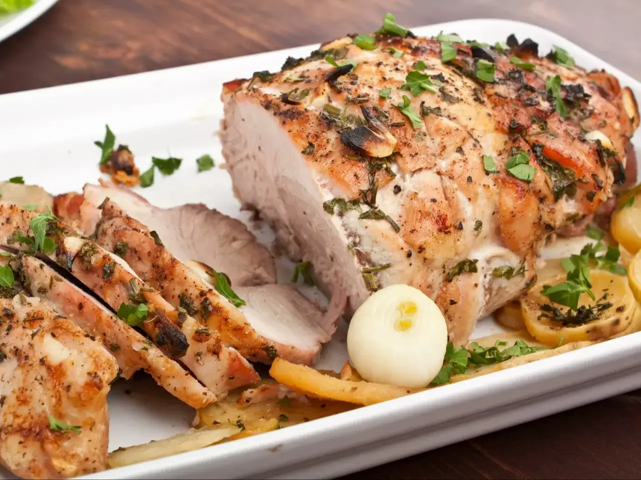 Soczysty schab na obiad: Jak go zrobić, by zawsze zachwycał?