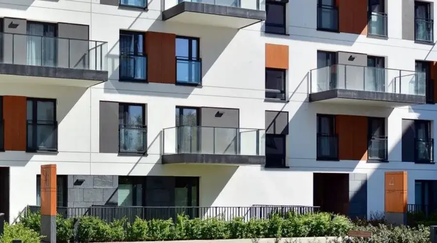 Dlaczego deweloperzy nie podają cen mieszkań i co to oznacza dla Ciebie