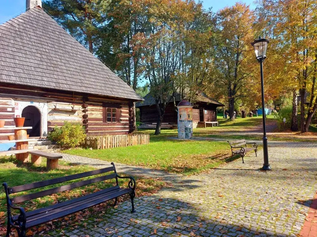 Chata Skansen w Witulinie - historia, usługi i idealne miejsce na imprezy